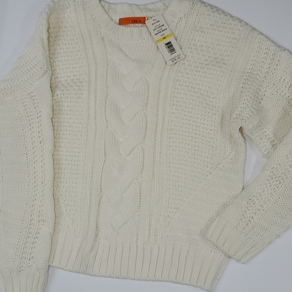 One A fisherman's cable sweater creme thick Medium